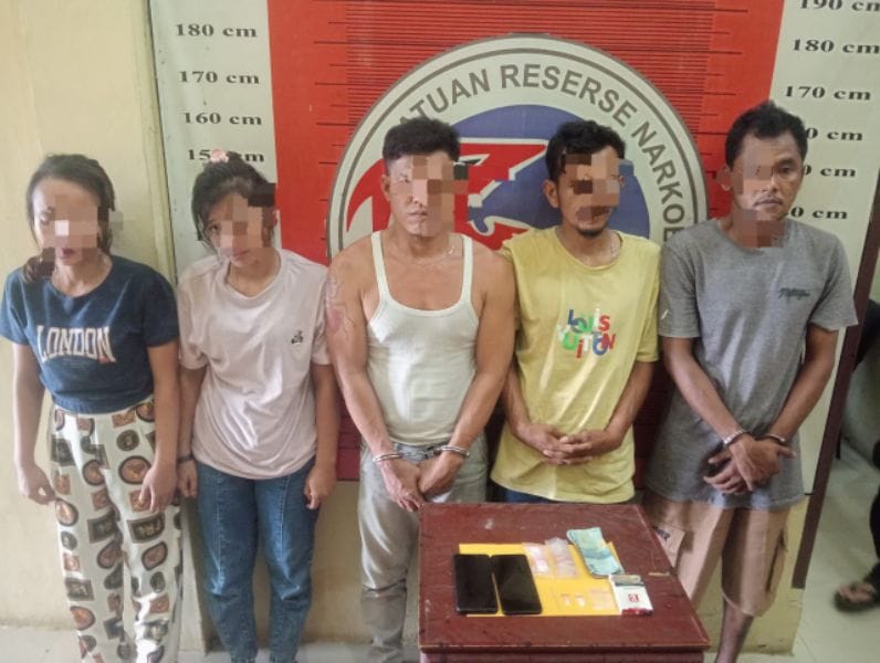 5 Orang Diamankan Polisi Di Kos Kosan Padang Lawas Sabu Dan Uang Tunai Disita