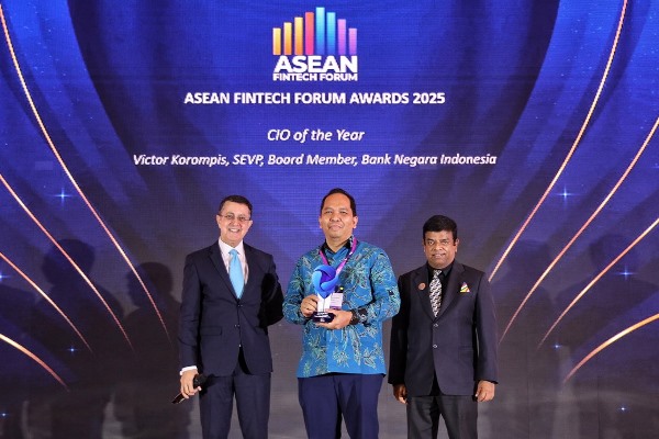 Bni Toreh Prestasi Regional Victor Erico Korompis Dinobatkan Sebagai Cio Of The Year Di Asean Fintech Awards 2025