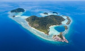 Pulau Bawah Anambas: Surga Tersembunyi di Kepri yang Wajib Dikunjungi Pecinta Alam & Petualangan