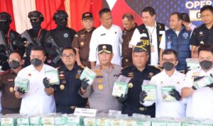 Kapolda Kepri Hadiri Rilis Penangkapan Besar: Sita Sabu Rp5 Triliun di Perairan Batam