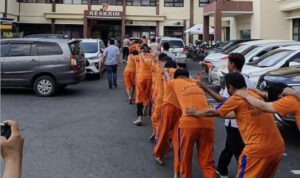 Polres Karawang Gagalkan Jaringan Narkoba: 31 Tersangka Diamankan, Sabu dan Obat Ilegal Disita