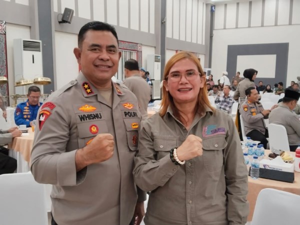 Kapolda Sumut Irjen Pol Whisnu Hermawan Februanto Bersama Ketua Smsi Sumut Erris J Napitupulu