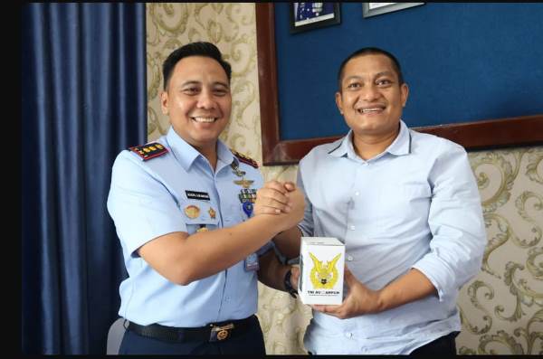 Ketua Smsi Kepri Bersama Letkol Pnb Hendro Sukamdani M.tr .opsla
