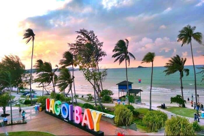 Lagoi Bay