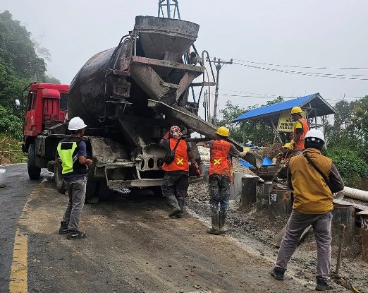 Perbaikan Jalan Batu Jomba