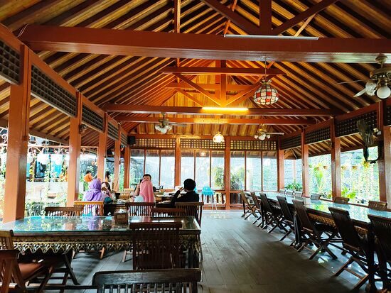 Rumah Makan Sri Melayu