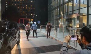 Enam Tersangka OTT KPK Tiba di Jakarta Terkait Proyek Jalan Mandailing Natal