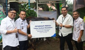 Berbagi Berkah Idul Adha: FIFGROUP Tebar 4 Sapi dan 497 Kambing Hingga Pelosok Negeri