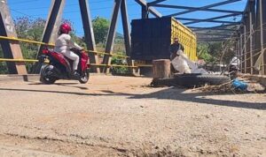 Jembatan Vital Padangsidimpuan di Ambang Runtuh, Warga Desak Perbaikan Segera!