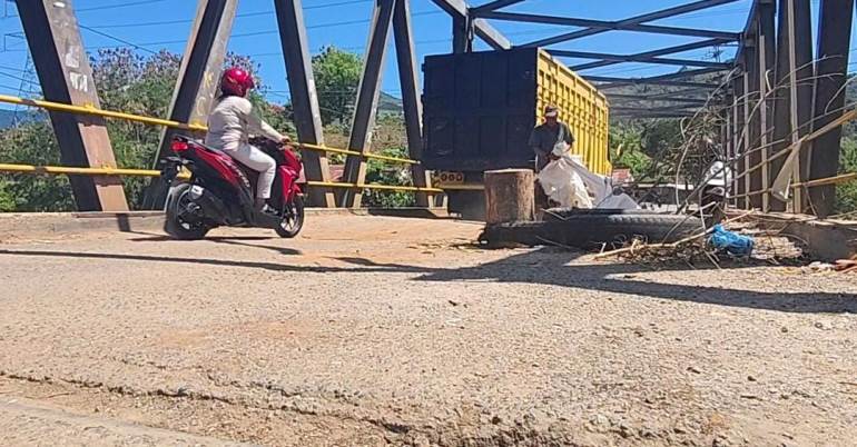 Jembatan Vital Padangsidimpuan Di Ambang Runtuh Warga Desak Perbaikan Segera