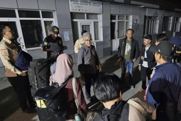 Kepala Biro Dukungan Strategis Pimpinan Bdsp Dan Juru Bicara Kemlu Ri Rolliansyah Soemirat