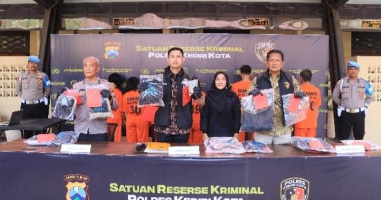 Komplotan Pencuri Lintas Provinsi Dibekuk Polres Kediri Kota Aksi Terekam Cctv Dan Viral Di Medsos