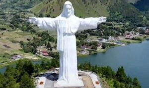 Patung Yesus Tertinggi di Dunia Ada di Indonesia, Mengalahkan Patung Kristus Rio de Janeiro