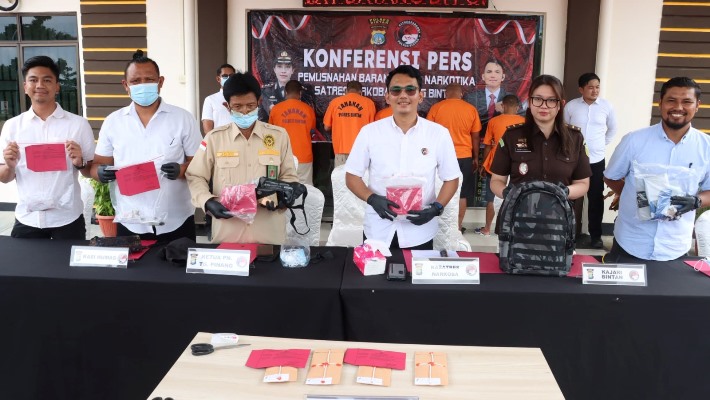 Polres Bintan Ungkap Jaringan Narkoba 5 Tersangka Diamankan 2873 Jiwa Diselamatkan