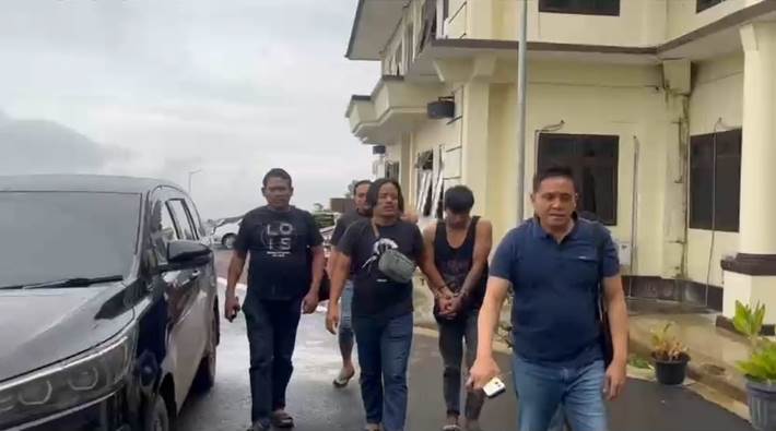 Pria Bertato Bersama Bb Ditangkap Di Hotel Paluta
