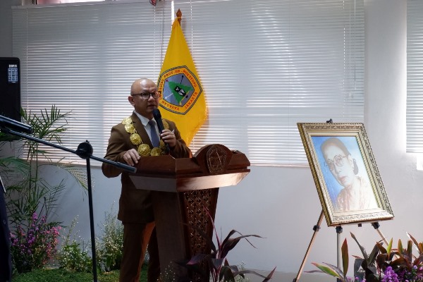 Rektor Baru Dr. H. M. Saifulloh M.si