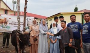 Tingkatkan Solidaritas, Polres Bintan Bagikan 10 Hewan Kurban di Idul Adha 1446 H