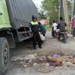 Truk Terjebak di Jembatan Rusak By Pass Padangsidimpuan, Warga Desak Perbaikan Segera