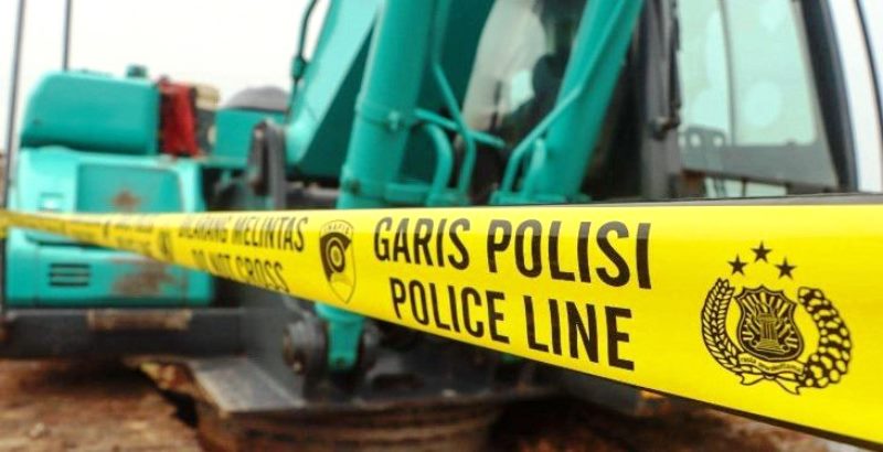 Alat Berat Di Police Line