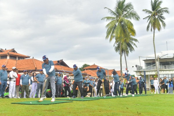 Gubernur Kepulauan Riau Ansar Ahmad Dan Wakil Gubernur Nyanyang Haris Pratamura Menghadiri Bhayangkara Golf Charity Tournament 2025