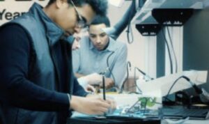 Arrow Perluas Jejak Teknologi: Hadirkan Engineering Solutions Center untuk Kawasan Asia