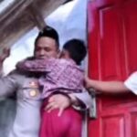 Aksi Berani Polisi Selamatkan Bocah Pemanjat Menara, Kapolda Jabar Beri Penghargaan