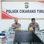 Kapolres Metro Bekasi Beri Arahan Tegas di Polsek Cikarang Timur : Tingkatkan Kinerja dan Pelayanan Publik