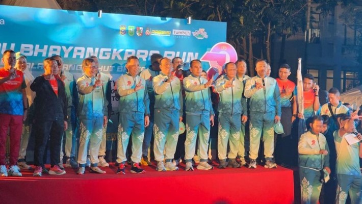 Kapolri Lepas Ribuan Pelari Di Ajang Riau Bhayangkara Run 2025 Event Lari Terbesar Di Sumatera