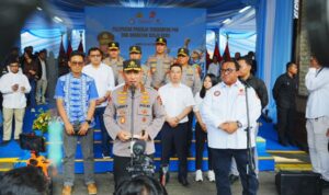 Kapolri Lepas 1.575 Buruh ke Tempat Kerja Baru, Seluruhnya Jadi Pegawai Tetap