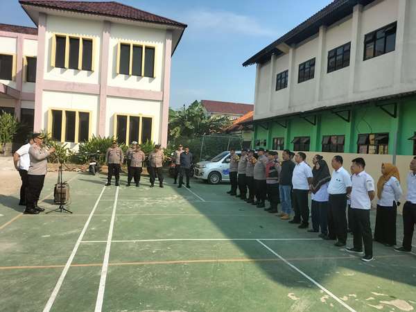 Kebersamaan Tni Polri Dan Asn Apel Pagi Gabungan Polsek Babelan Dan Lurah Kebalen