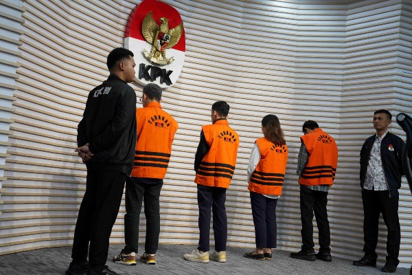 Kpk Tahan Empat Pejabat Kemnaker Dalam Kasus Korupsi Izin Tenaga Kerja Asing