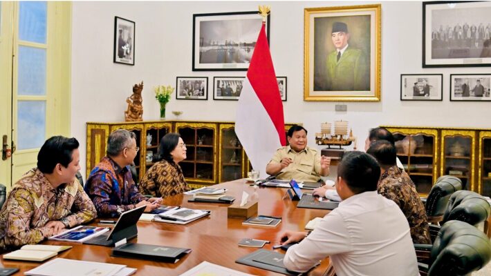 Presiden Prabowo Subianto Memimpin Rapat