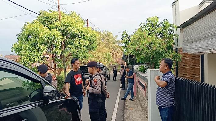 Rumah Plt Kadis Pupr Madina Disambangi Kpk Diduga Terkait Korupsi Proyek