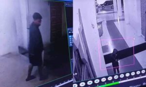 CCTV Rekam Aksi Pencurian HP di Masjid Agung Nur Ala Nur, Dua Pria Berjaket Hitam Jadi Buron