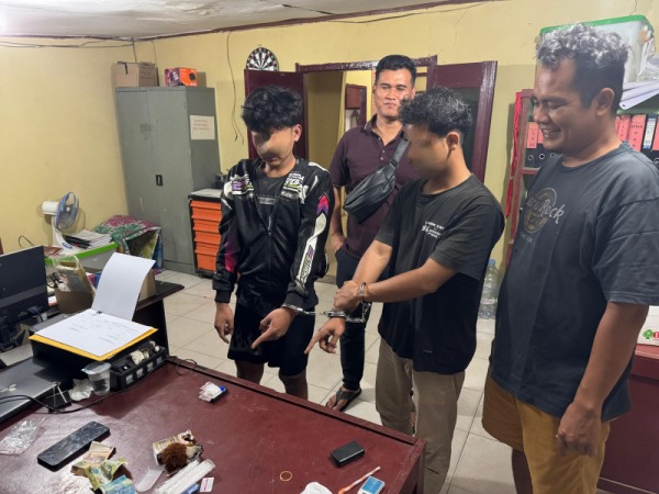 Dua Pemuda Ditangkap Polsek Kandis Kedapatan Bawa 1511 Gram Shabu Di Siak