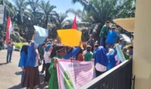 Mahasiswa IAI Padang Lawas Gelar Aksi Damai, Desak Penegakan Hukum Kasus Penganiayaan Anak
