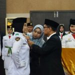 Bupati Iskandarsyah Kukuhkan 32 Paskibraka 2025