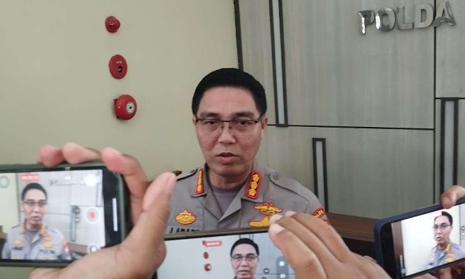 Kabid Humas Polda Jatim Kombes Pol Jules Abraham Abast