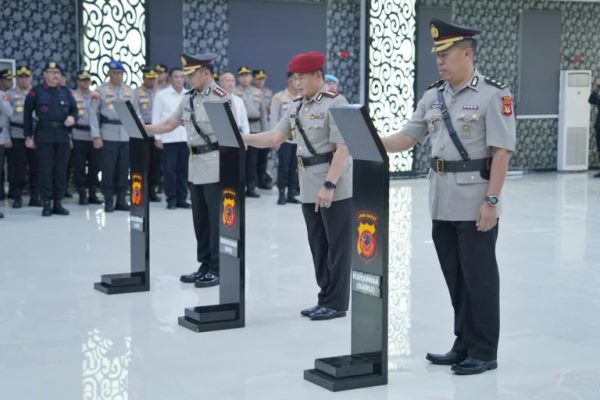 Kapolda Jabar Rudi Setiawan Pimpin Pisah Sambut Dirreskrimum Dan Lantik Kayanma Baru