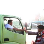 Kapolsek & Wakapolsek Cikarang Barat Turun ke Jalan Rayakan Semangat Kemerdekaan