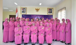 Ketua Bhayangkari Cabang Polres Metro Bekasi Tatap Muka Dengan Pengurus Ranting Bhayangkari Polsek Cikarang Pusat