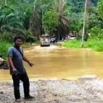Banjir Rendam Jalan Gua Asom, Akses Angkola Selatan-Padangsidimpuan Lumpuh