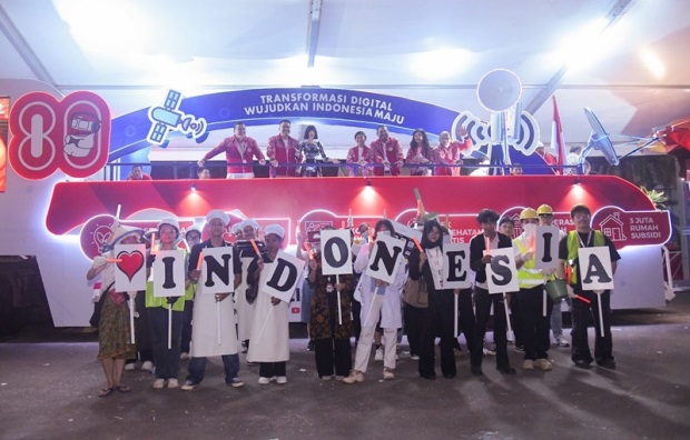 Parade Di Lapangan Silang Monas