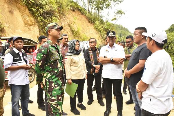 Pemkab Madina Dan Tni Bersinergi Bangun Jalan Penghubung Siobon Jae Sopobatu