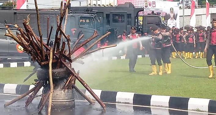 Polda Sumsel Gelar Apel Kesiapsiagaan Dan Simulasi Penanggulangan Karhutla Jelang Puncak Musim Kemarau