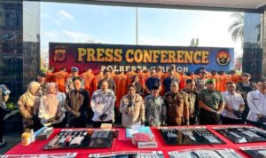 Polresta Cirebon Bongkar 16 Kasus Narkoba dan Obat Ilegal, 20 Pelaku Ditangkap
