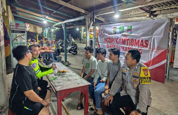 Polsek Cikarang Pusat Gelar Ngopi Kamtibmas Di Desa Hegarmukti Ajak Warga Aktif Jaga Keamanan Lingkungan