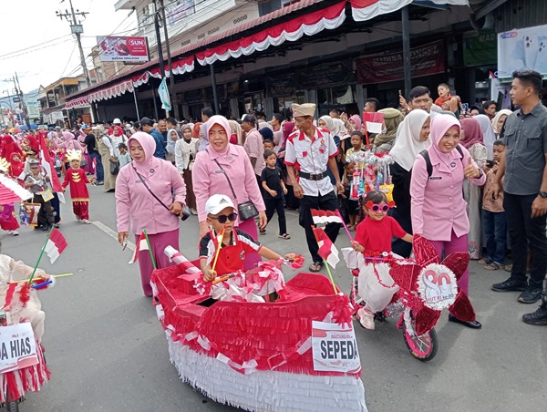 Ribuan Pelajar Meriahkan Karnaval Budaya Dan Festival Drumband Hut Ri Ke 80 Di Mandailing Natal