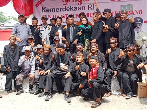 Ribuan Warga Desa Kedungwaringin Meriahkan Gebyar Hut Ri Ke 80 Dan Hajat Bumi Mbah Uyut Kembang