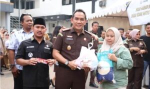 Sambut HUT RI ke-80 dan Harlah Kejaksaan RI, Kejari Kabupaten Bekasi Gelar Pasar Murah dan Bazar UMKM